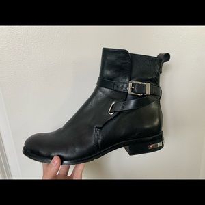 Barely worn Michael Kors boots
